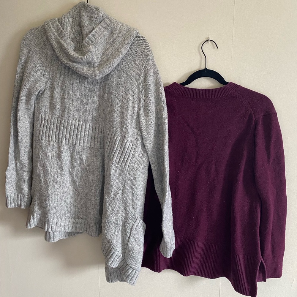2 sweaters - Picture 2 of 4